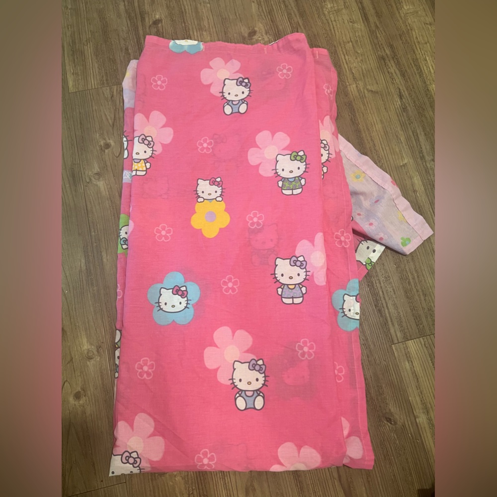 Vintage hello kitty curtain